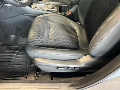Used 2023 Subaru Forester Premium AWD/4WD image 40