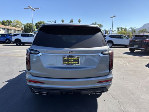 Used 2023 Cadillac XT6 Sport w/ Technology Package AWD/4WD image 7