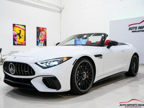 Used 2022 Mercedes-Benz SL 55 AMG 4MATIC w/ Driver Assistance Package image 38