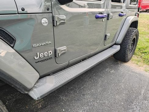 Used 2019 Jeep Wrangler Unlimited Sahara AWD/4WD image 3