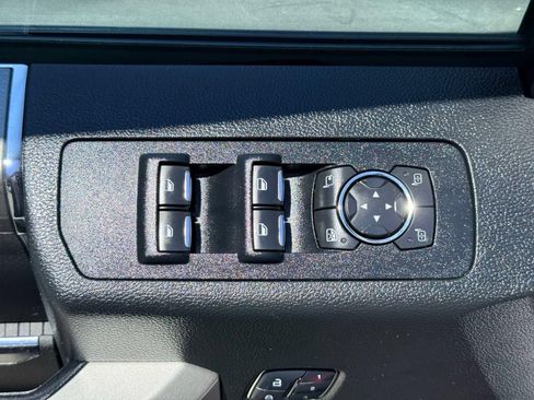 Used 2015 Ford F150 Lariat w/ Equipment Group 502A Luxury AWD/4WD image 18