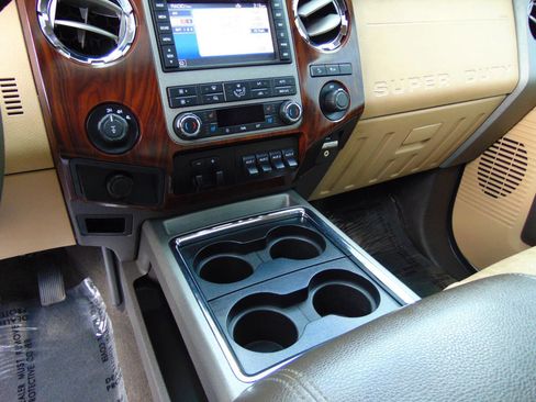 Used 2011 Ford F250 Lariat w/ Lariat Ultimate Pkg image 23