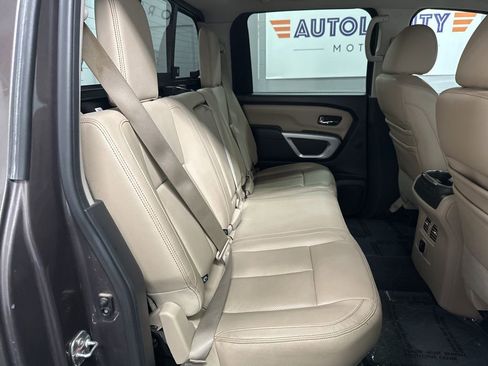 Used 2016 Nissan Titan SL AWD/4WD image 34