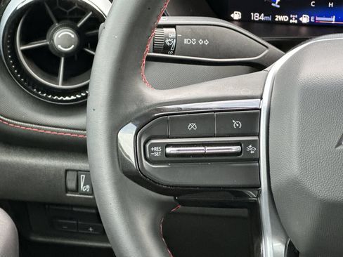 Used 2025 Chevrolet Colorado Z71 AWD/4WD image 20