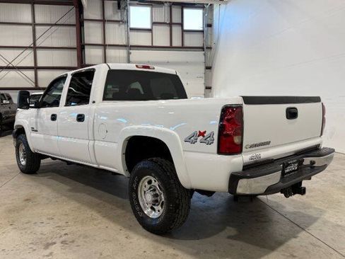 Used 2007 Chevrolet Silverado 2500 LT w/ Heavy-Duty Power Package AWD/4WD image 11