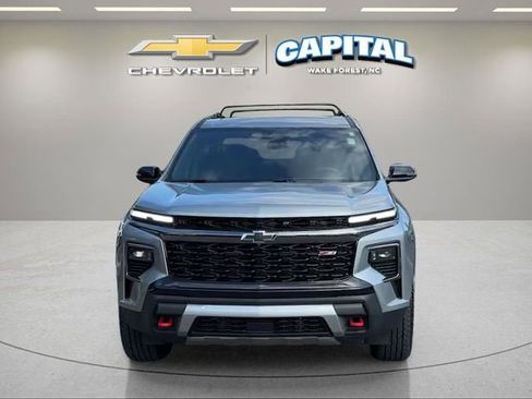 Used 2025 Chevrolet Traverse Z71 w/ Driver Confidence Package AWD/4WD image 8