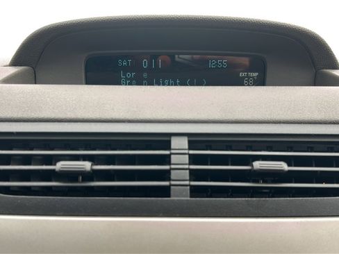 Used 2010 Ford Focus SE image 26