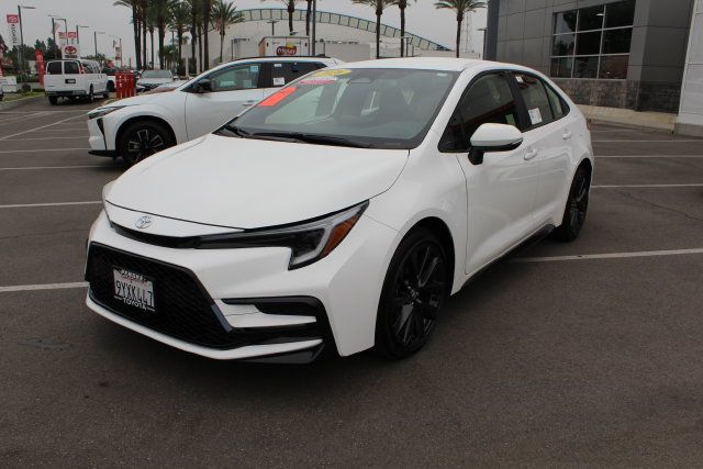 Certified 2026 Toyota Corolla SE FWD image 5