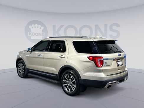 Used 2017 Ford Explorer Platinum image 4