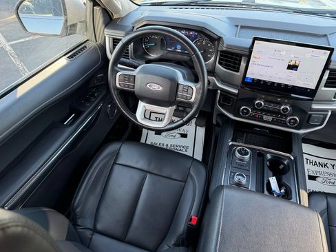 Used 2024 Ford Expedition XLT AWD/4WD image 17