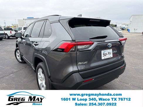 Used 2021 Toyota RAV4 LE AWD/4WD image 5