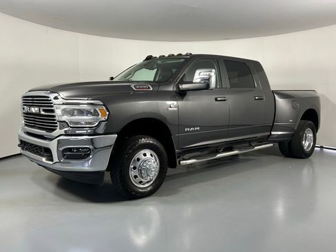 Used 2023 RAM 3500 Laramie AWD/4WD image 3