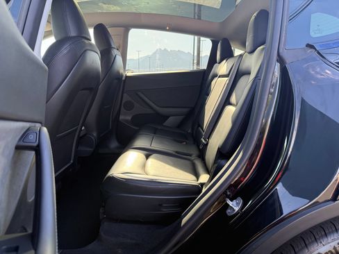 Used 2023 Tesla Model Y Long Range AWD/4WD image 24