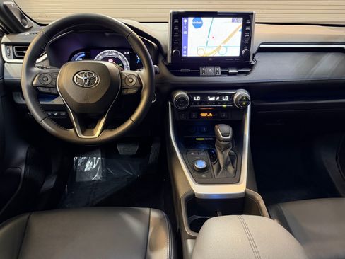 Used 2022 Toyota RAV4 XSE AWD/4WD image 4