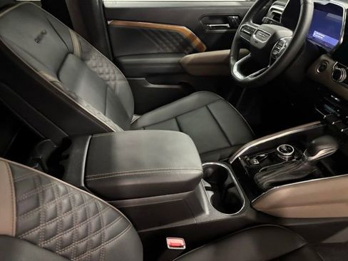 Used 2024 GMC Canyon Denali AWD/4WD image 21