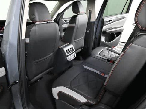 New 2026 Volkswagen Atlas Peak Edition image 16