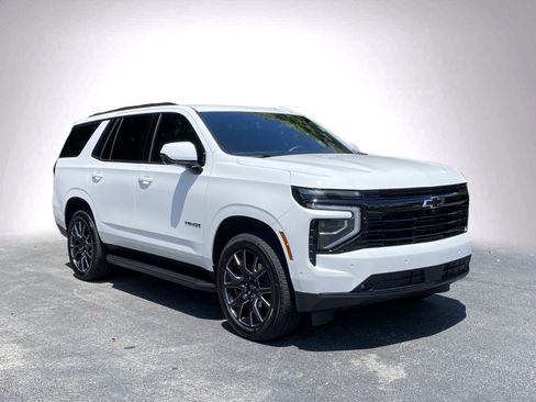 Used 2026 Chevrolet Tahoe RST w/ Comfort Package AWD/4WD image 2