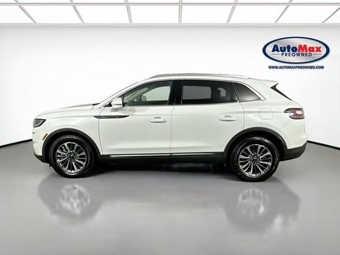 Used 2022 Lincoln Nautilus Reserve image 9