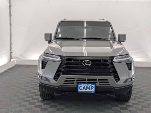 Used 2024 Lexus GX 550 w/ Cold Area Package image 9