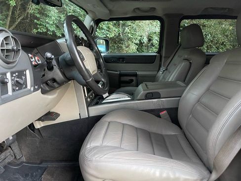 Used 2003 HUMMER H2 w/ Preferred Equipment Group image 13