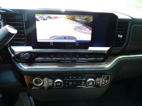 Used 2023 Chevrolet Silverado 1500 LT w/ Z71 Off-Road Package AWD/4WD image 26