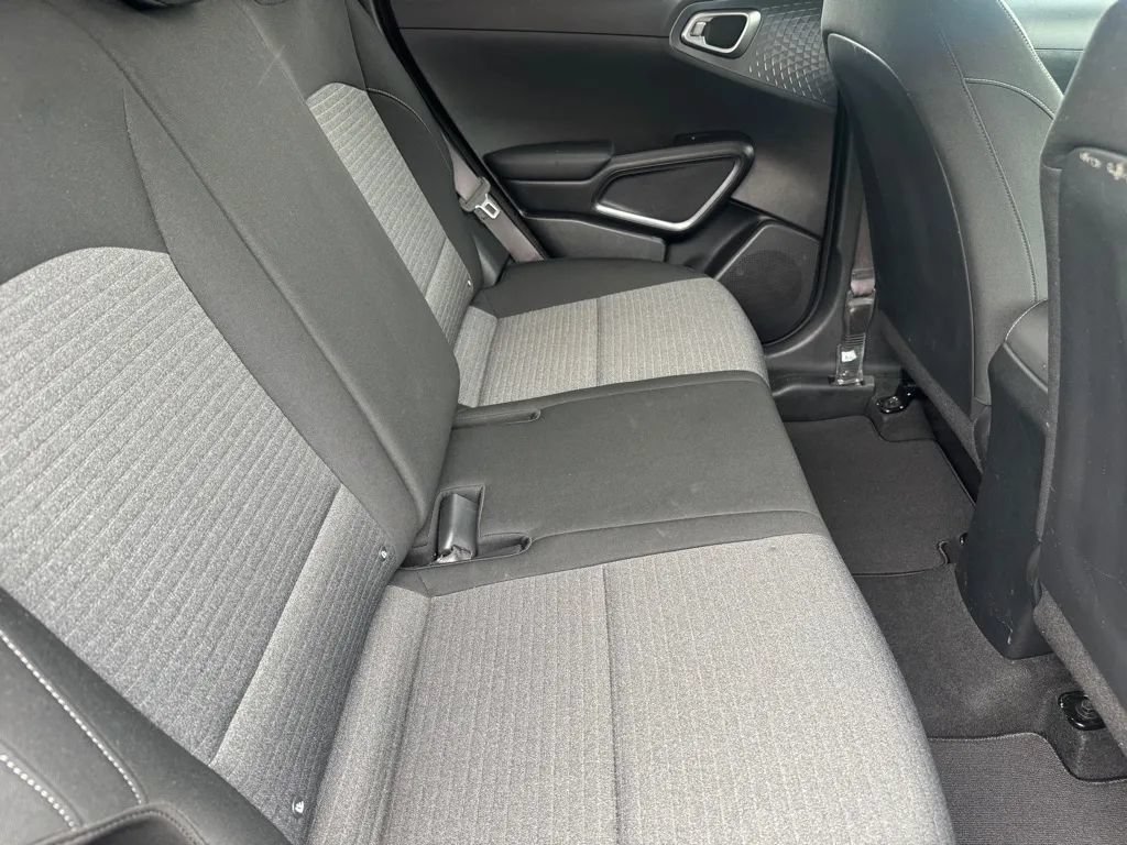 Used 2021 Kia Soul S FWD image 7