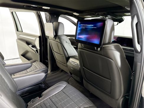 Used 2025 Cadillac Escalade ESV V w/ LPO, ONYX Package image 34