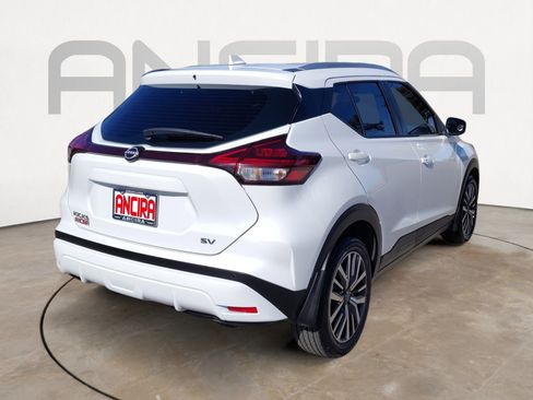 Used 2023 Nissan Kicks SV image 14