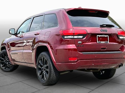 Used 2018 Jeep Grand Cherokee Altitude AWD/4WD image 12
