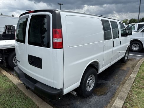 New 2025 Chevrolet Express 2500 w/ Driver Convenience Package image 7