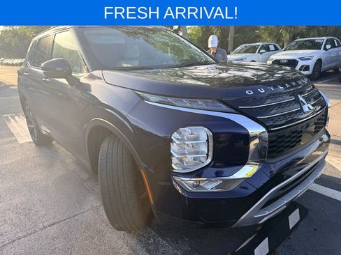 Used 2023 Mitsubishi Outlander SEL image 1