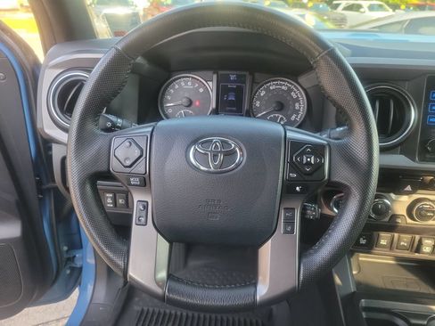 Used 2018 Toyota Tacoma TRD Pro AWD/4WD image 19