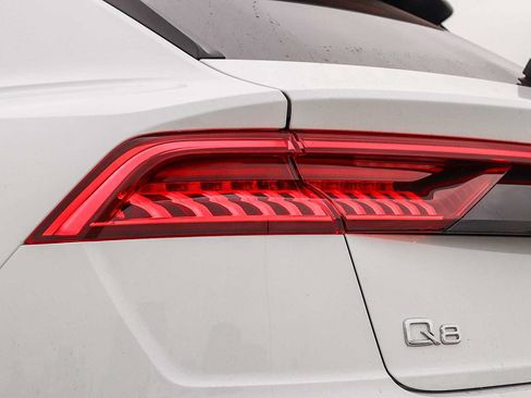 Used 2022 Audi Q8 Premium Plus w/ Premium Plus Package AWD/4WD image 12