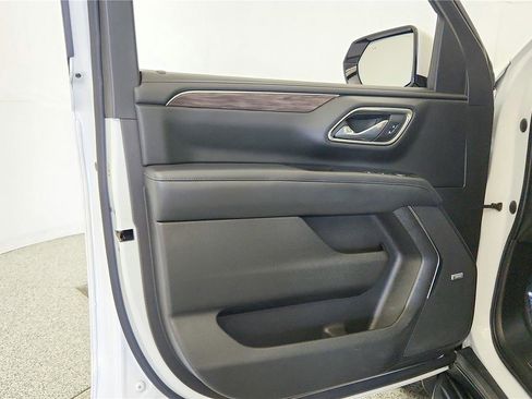 Used 2021 Chevrolet Tahoe LT w/ LT Signature Plus Package AWD/4WD image 37