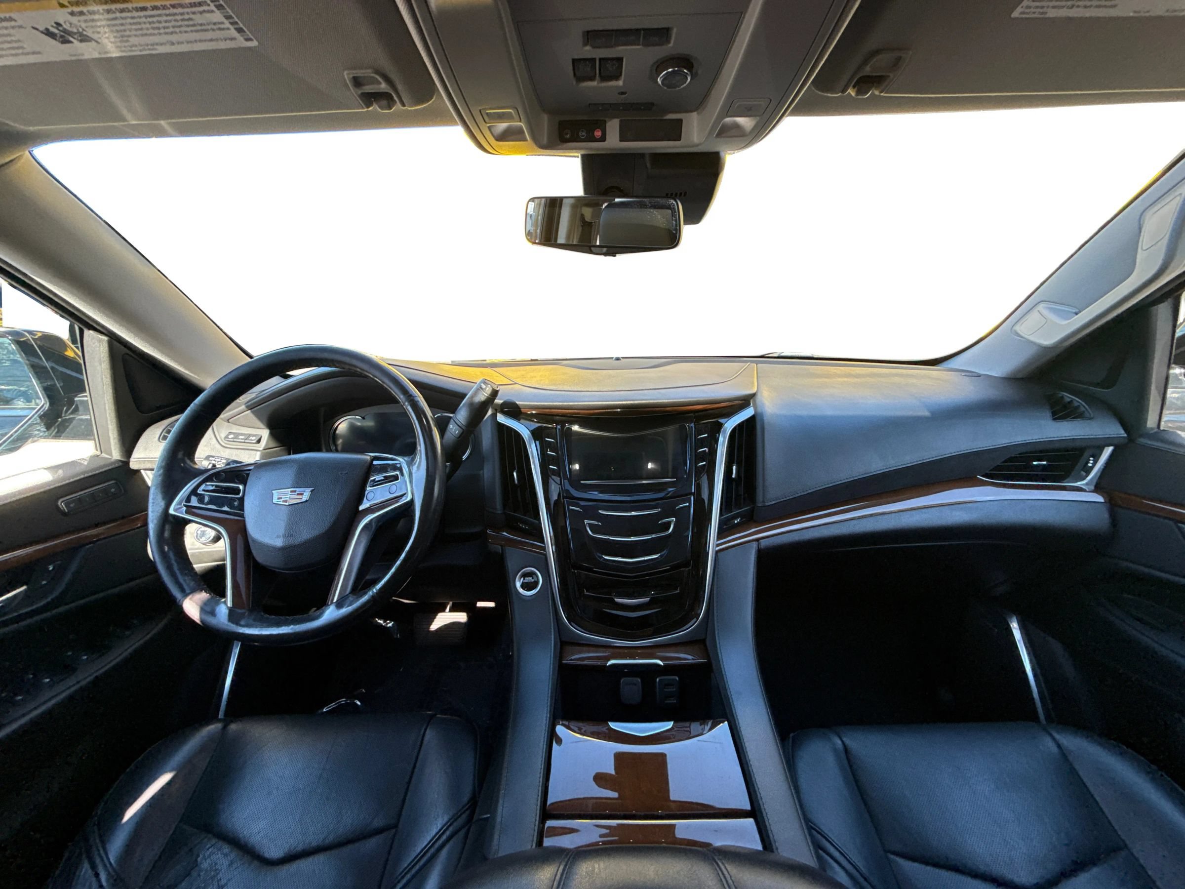 Used 2020 Cadillac Escalade ESV Luxury AWD/4WD image 11