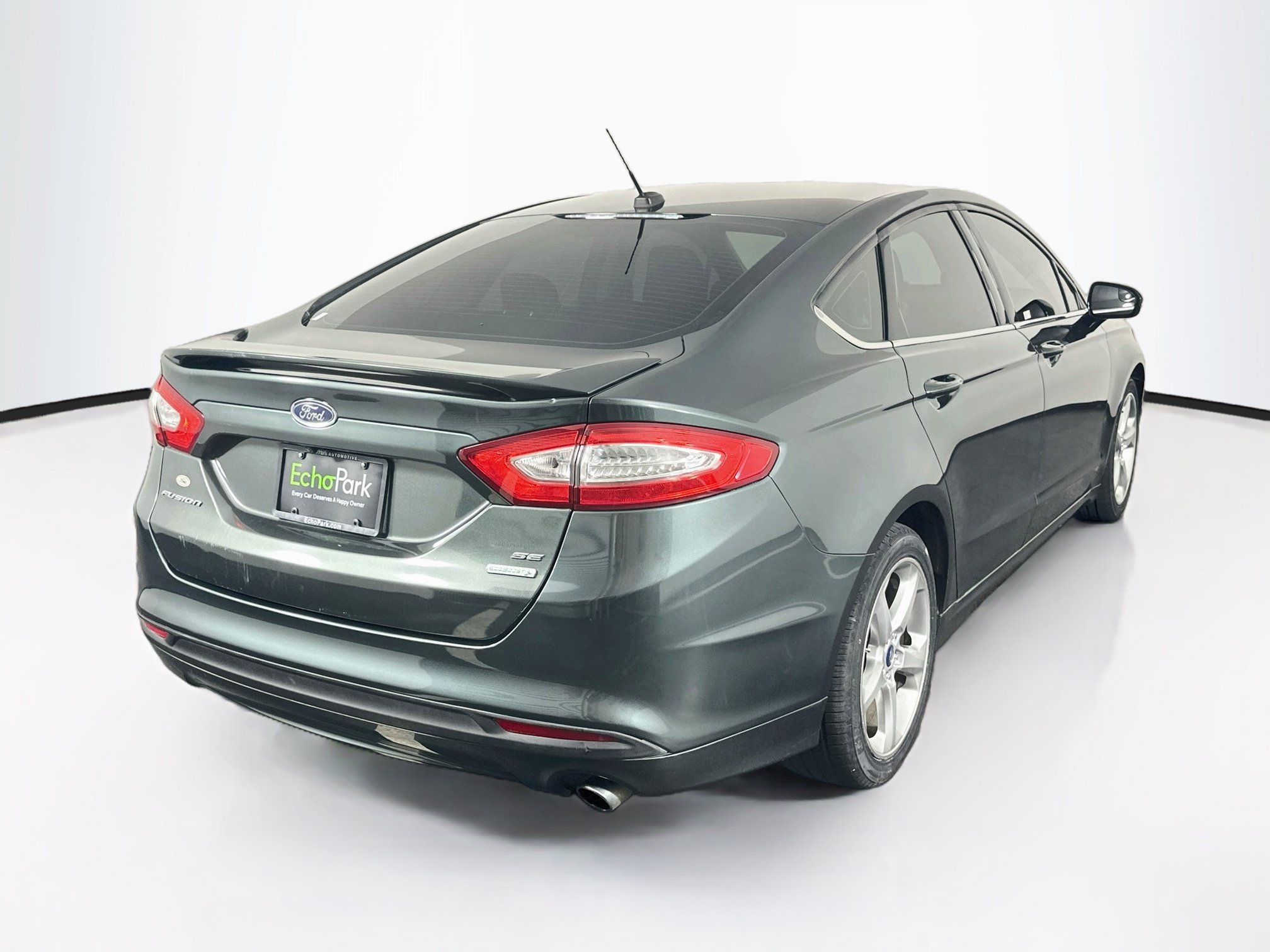 Used 2015 Ford Fusion SE w/ Equipment Group 201A FWD image 9