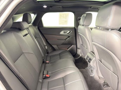 Certified 2025 Land Rover Range Rover Velar Dynamic SE image 31