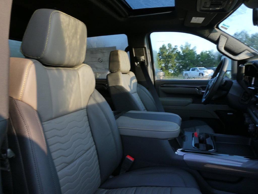 New 2026 Chevrolet Silverado 2500 ZR2 w/ LPO, Dark Essentials Package AWD/4WD image 10