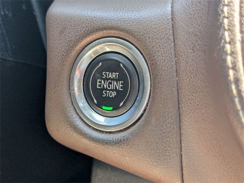 Used 2021 Chevrolet Suburban High Country w/ Premium Package image 28