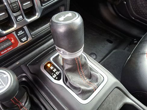 Used 2021 Jeep Wrangler Unlimited Rubicon w/ Dual Top Group image 12