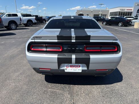 Certified 2022 Dodge Challenger R/T RWD image 6