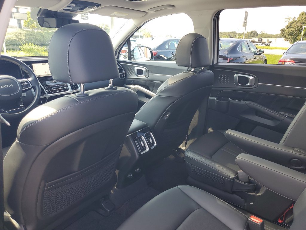 Used 2023 Kia Sorento SX AWD/4WD image 25