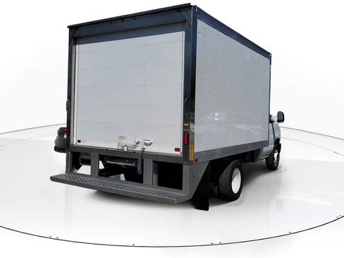 Used 2024 Ford E-350 and Econoline 350 Super Duty w/ Power Windows & Locks Group image 5