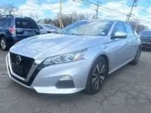 Used 2022 Nissan Altima 2.5 SV w/ SV Premium Package FWD image 1