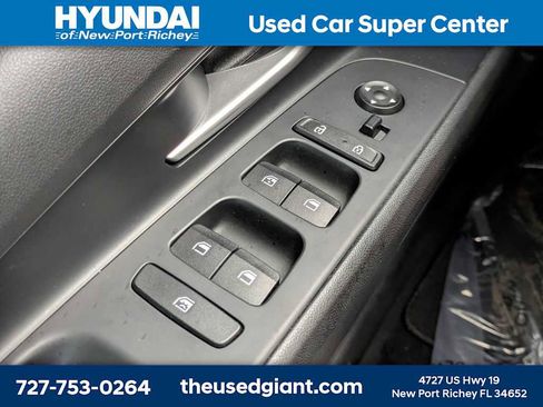 Used 2022 Hyundai Elantra SEL FWD image 23