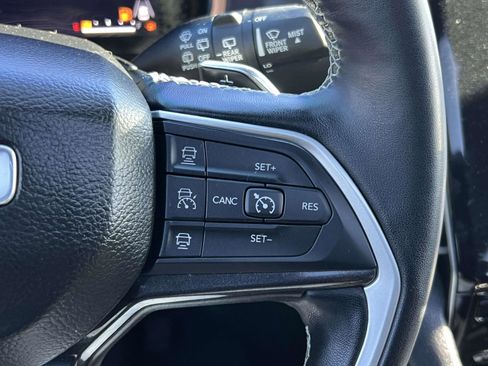 Used 2022 Jeep Grand Cherokee L Laredo image 19