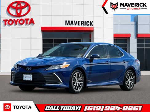 Used 2023 Toyota Camry XLE w/ Navigation Package FWD image 1