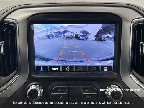 Used 2023 GMC Sierra 2500 SLT w/ SLT Convenience Package image 19