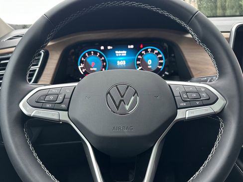 New 2026 Volkswagen Atlas SE FWD image 24
