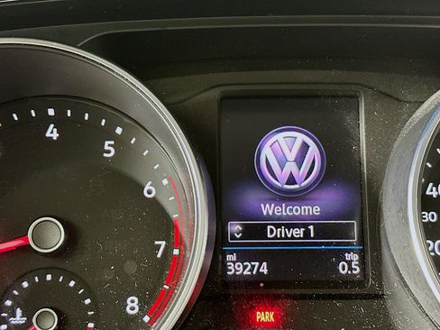 Used 2019 Volkswagen Tiguan SE w/ 3rd Row Seat Package image 18